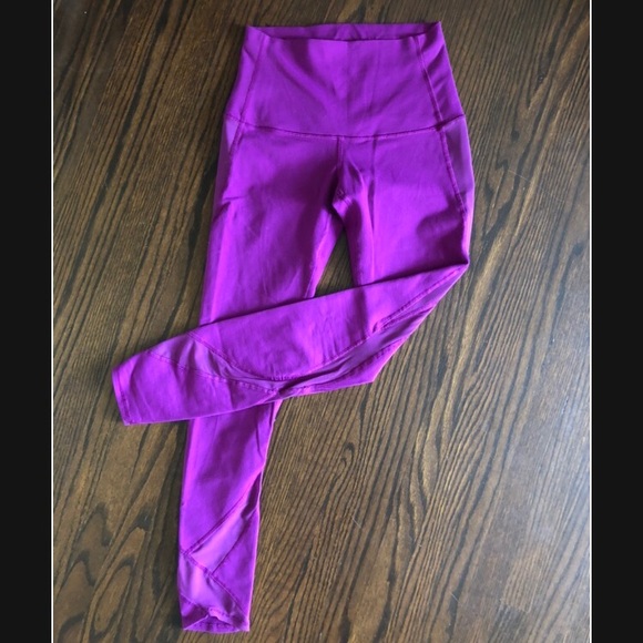 Lululemon Legging with Mesh detail - Picture 1 of 3